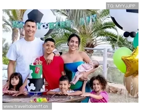 总裁的温馨时光乔治娜分享C罗与孩子们的幸福瞬间